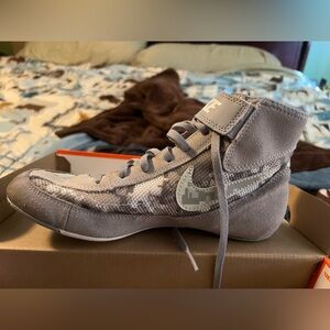 Youth wrestling shoes